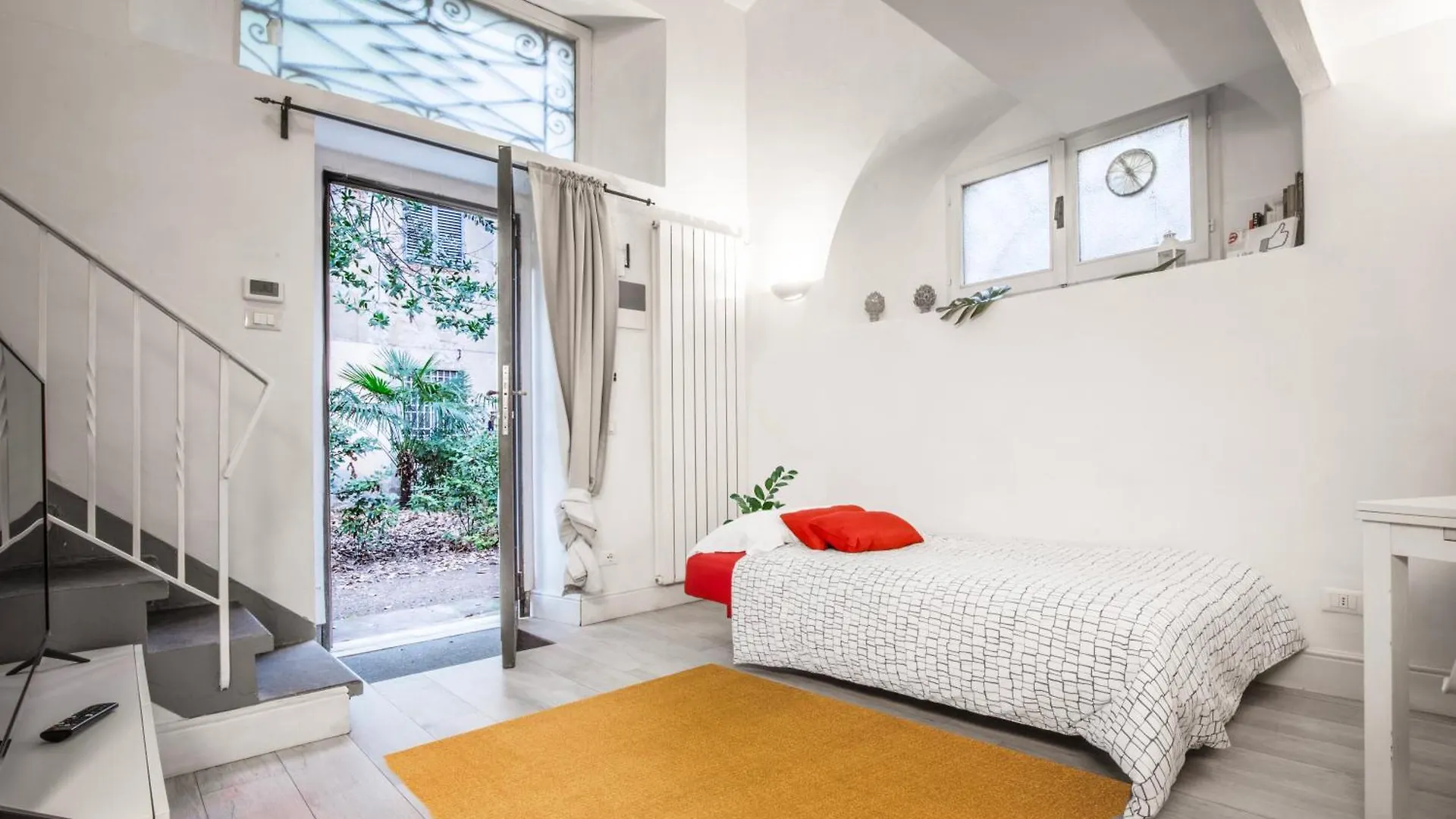 Laura Silent Loft Apartment Florence