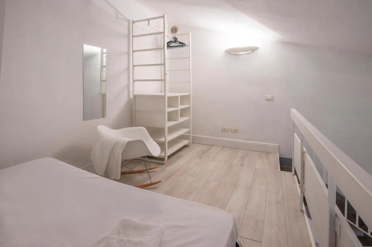 Laura Silent Loft Apartment Florence